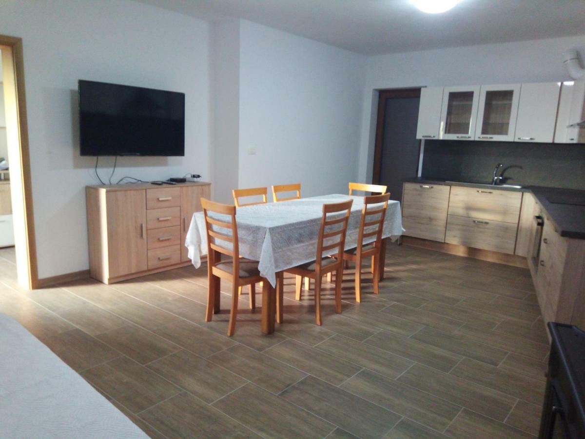 Apartmaji Matazin Črni Kal المظهر الخارجي الصورة